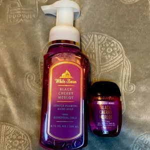 Bath&BodyWorks foaming Hand Soap & matching Pocketbac sanitizer